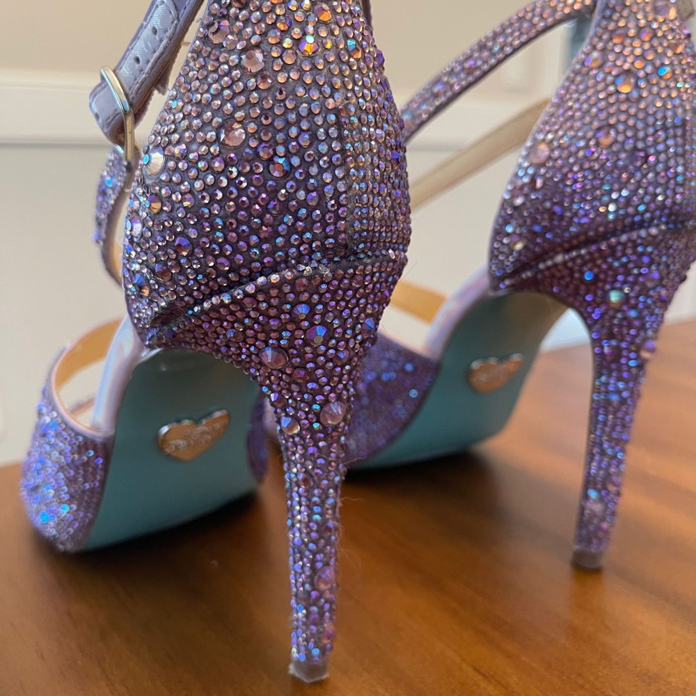 Gorgeous Purple Lavender Betsey Johnson Heels